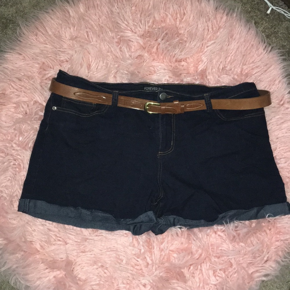 Jean shorts and belt